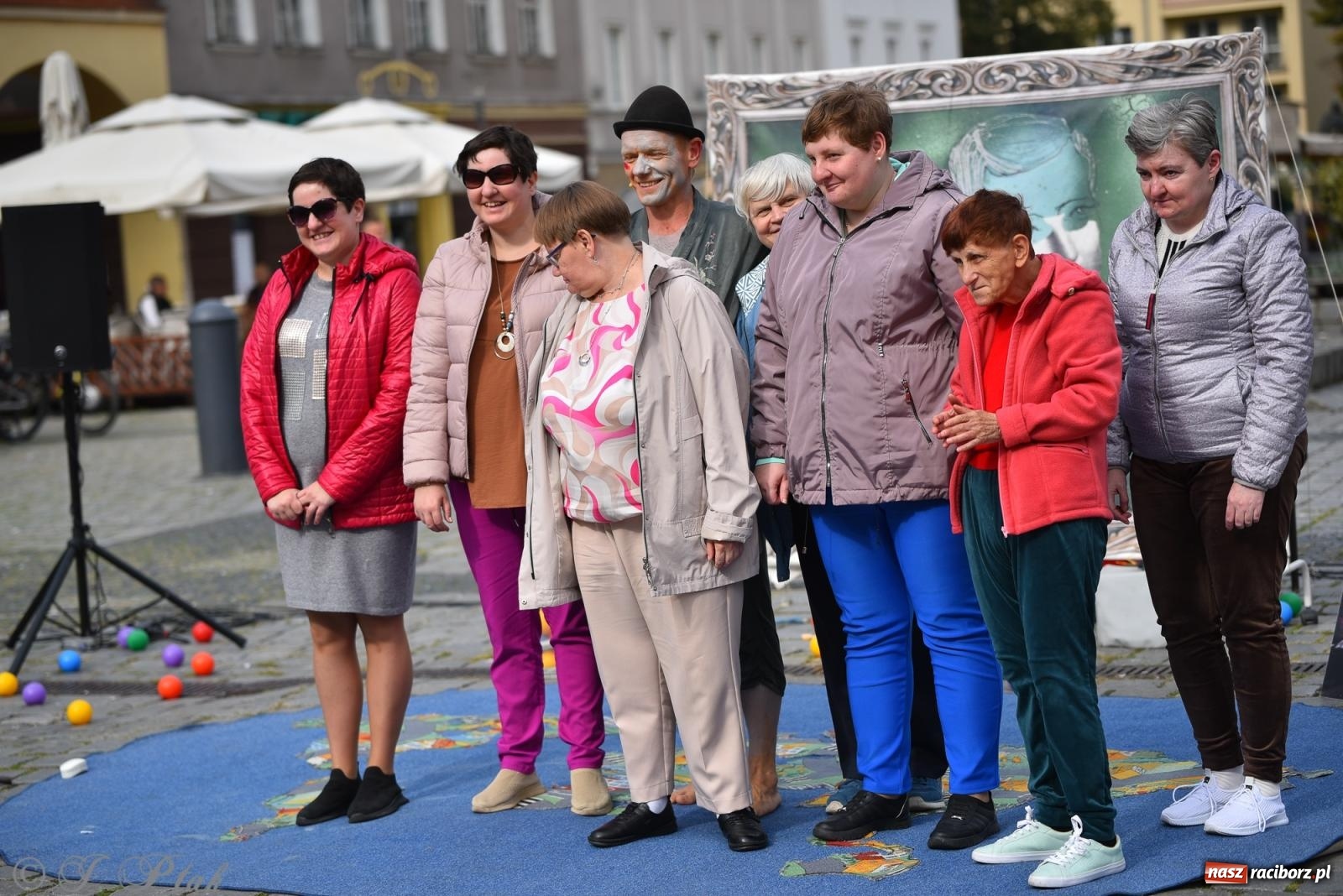 Zdjęcie w galerii na portalu naszraciborz.pl: Pozor, už nemôžem - spektakl na raciborskim Rynku [FOTO i WIDEO] wiadomości z regionu