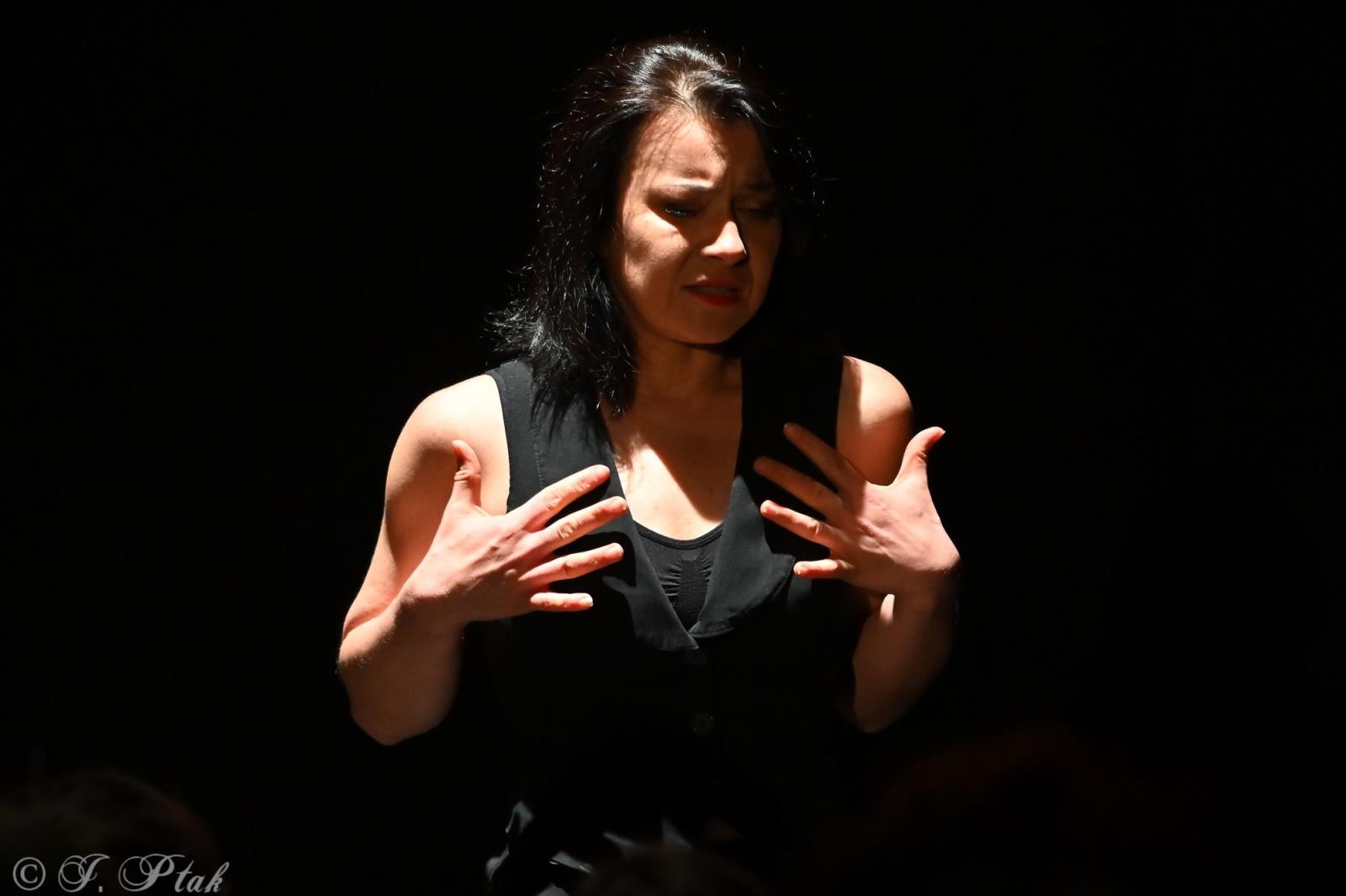 Zdjęcie w galerii na portalu naszraciborz.pl: Kolektyw Artystyczny z Raciborza na deskach Strzechy [FOTO] wiadomości z regionu