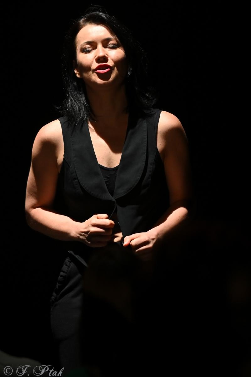 Zdjęcie w galerii na portalu naszraciborz.pl: Kolektyw Artystyczny z Raciborza na deskach Strzechy [FOTO] wiadomości z regionu