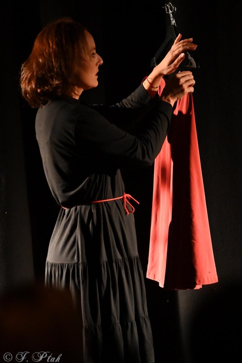 Zdjęcie w galerii na portalu naszraciborz.pl: Kolektyw Artystyczny z Raciborza na deskach Strzechy [FOTO] wiadomości z regionu