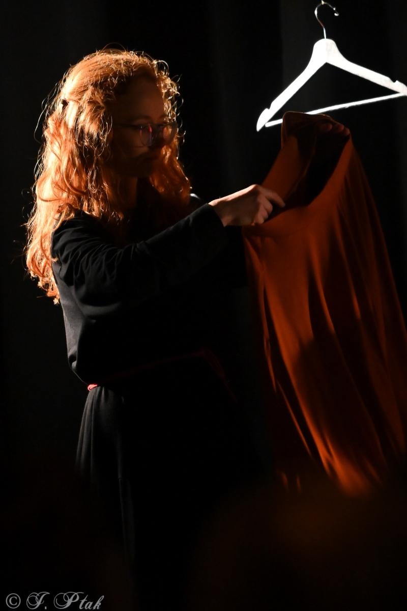 Zdjęcie w galerii na portalu naszraciborz.pl: Kolektyw Artystyczny z Raciborza na deskach Strzechy [FOTO] wiadomości z regionu