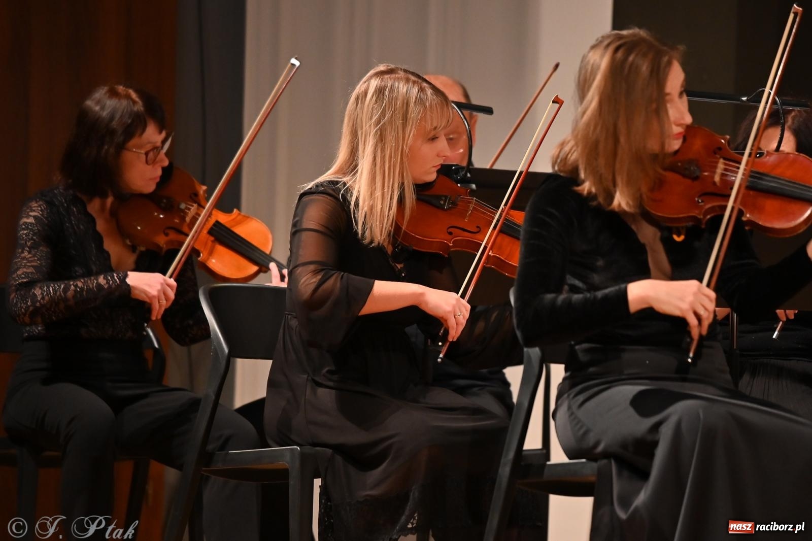 Zdjęcie w galerii na portalu naszraciborz.pl: Finał 20. Międzynarodowego Festiwalu im. Gorczyckiego w Raciborzu wiadomości z regionu