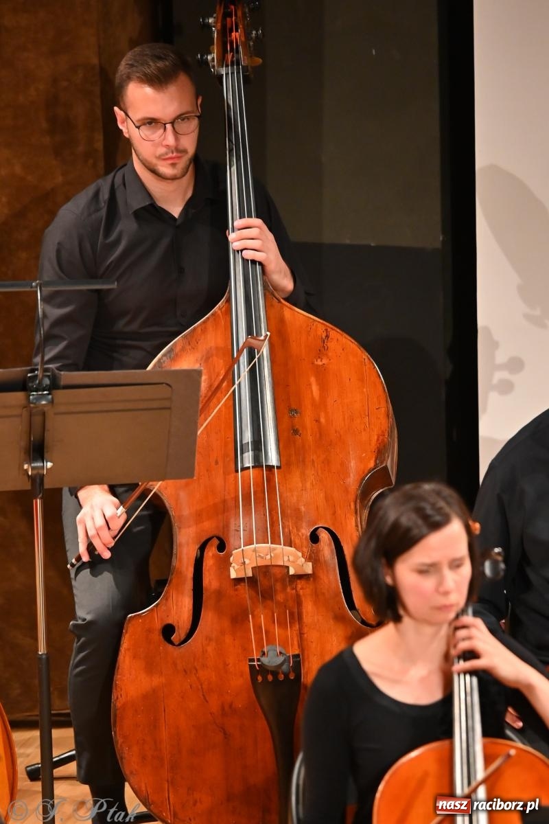 Zdjęcie w galerii na portalu naszraciborz.pl: Finał 20. Międzynarodowego Festiwalu im. Gorczyckiego w Raciborzu wiadomości z regionu