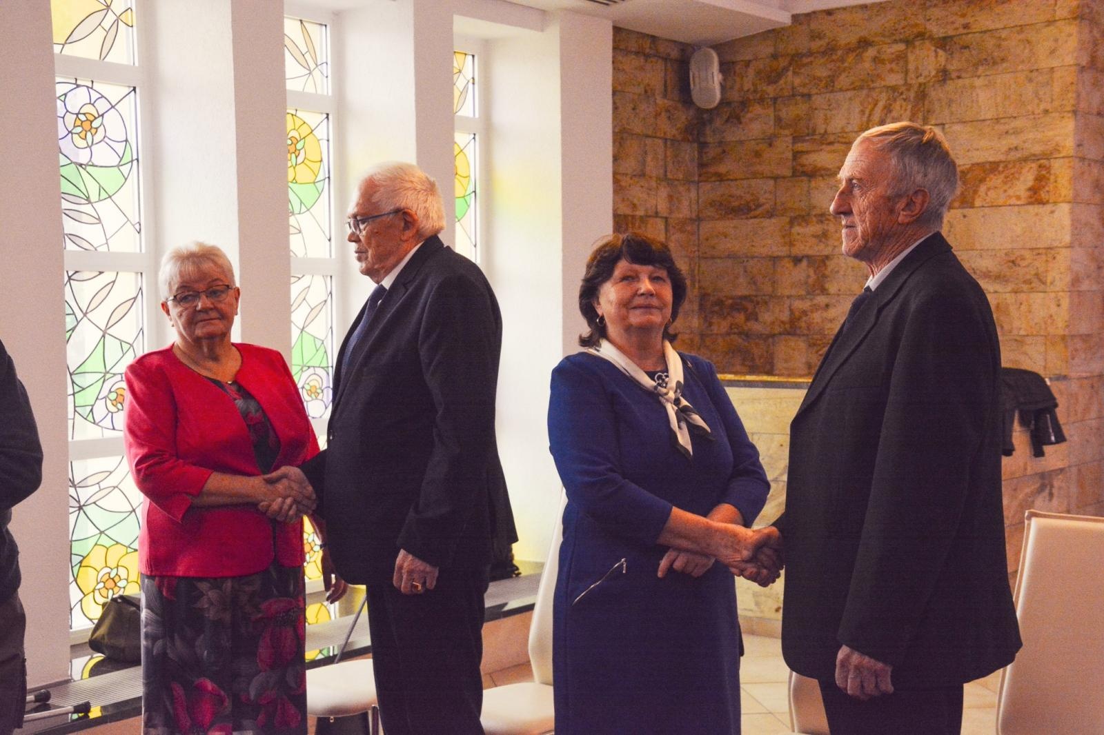 Zdjęcie w galerii na portalu naszraciborz.pl: Złote Gody w USC. Prezydent Raciborza wręczył medale za Długoletnie Pożycie Małżeńskie wiadomości z regionu