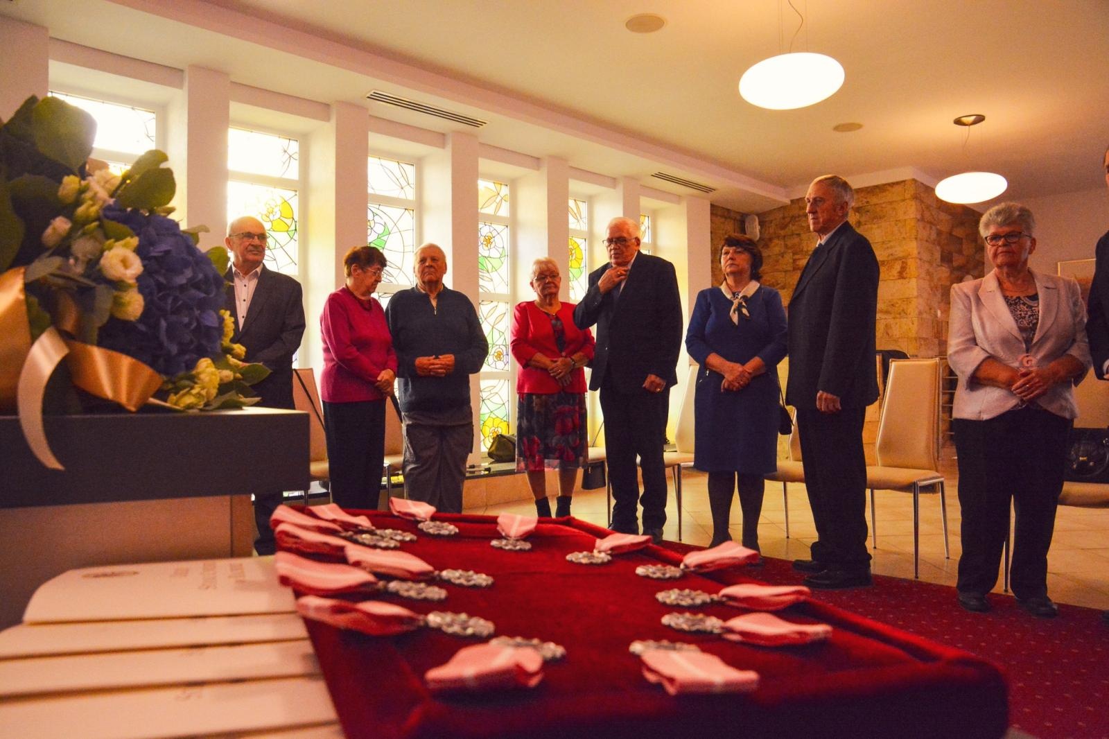 Zdjęcie w galerii na portalu naszraciborz.pl: Złote Gody w USC. Prezydent Raciborza wręczył medale za Długoletnie Pożycie Małżeńskie wiadomości z regionu