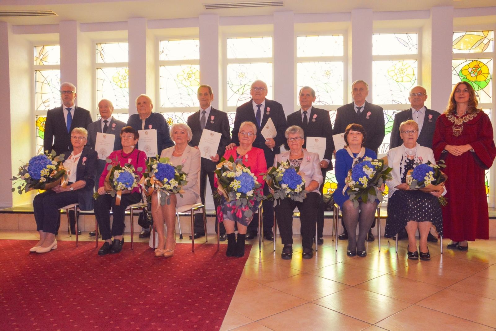 Zdjęcie w galerii na portalu naszraciborz.pl: Złote Gody w USC. Prezydent Raciborza wręczył medale za Długoletnie Pożycie Małżeńskie wiadomości z regionu