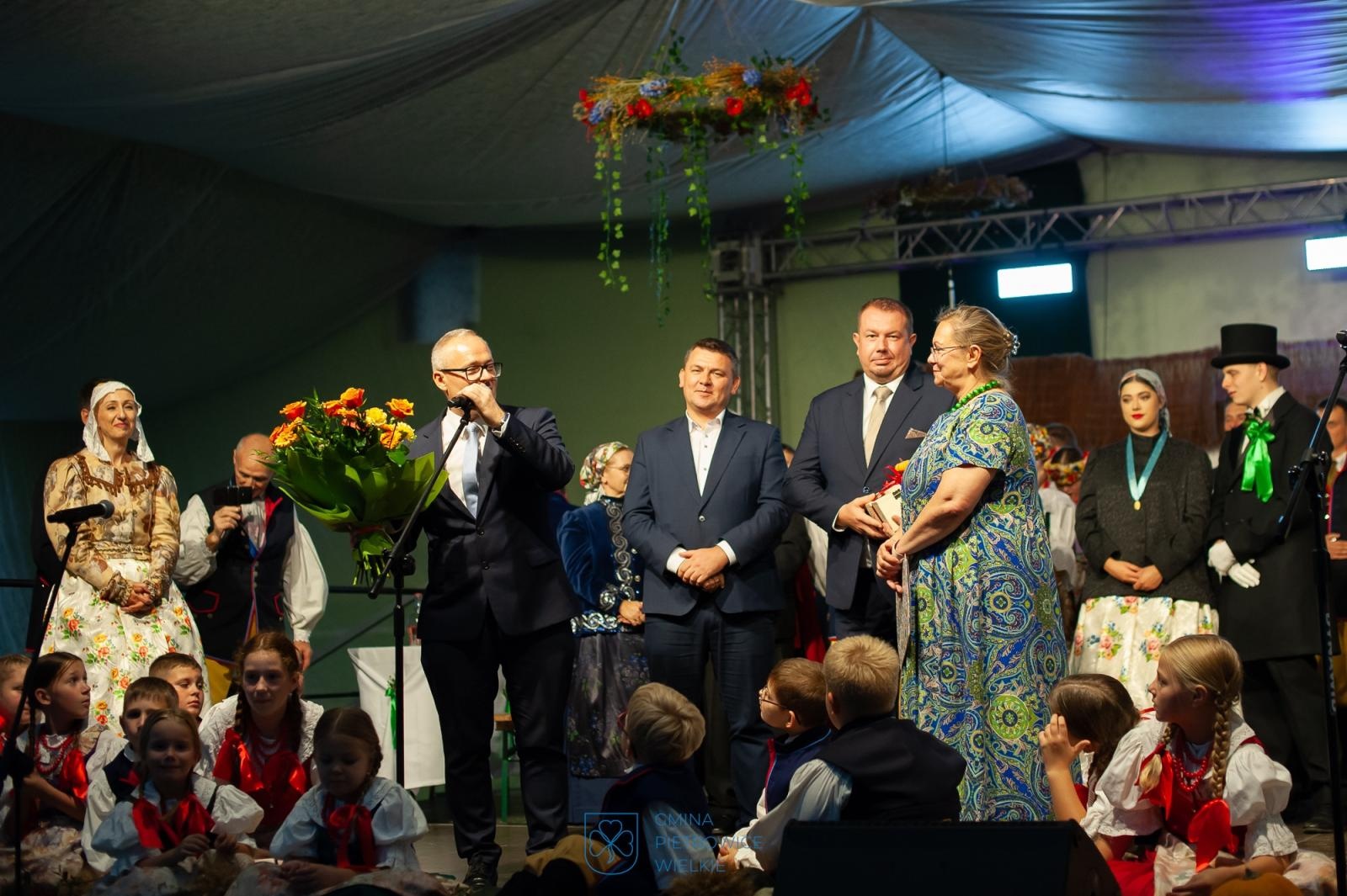 Zdjęcie w galerii na portalu naszraciborz.pl: Wesele śląskie w Pietrowicach Wielkich zachwyciło publiczność wiadomości z regionu