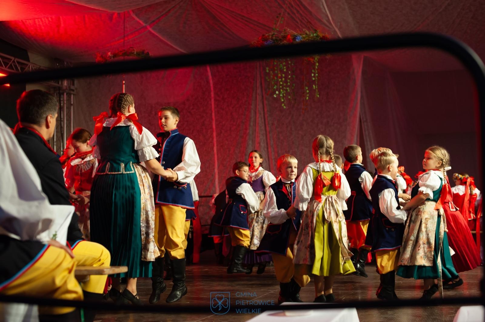 Zdjęcie w galerii na portalu naszraciborz.pl: Wesele śląskie w Pietrowicach Wielkich zachwyciło publiczność wiadomości z regionu