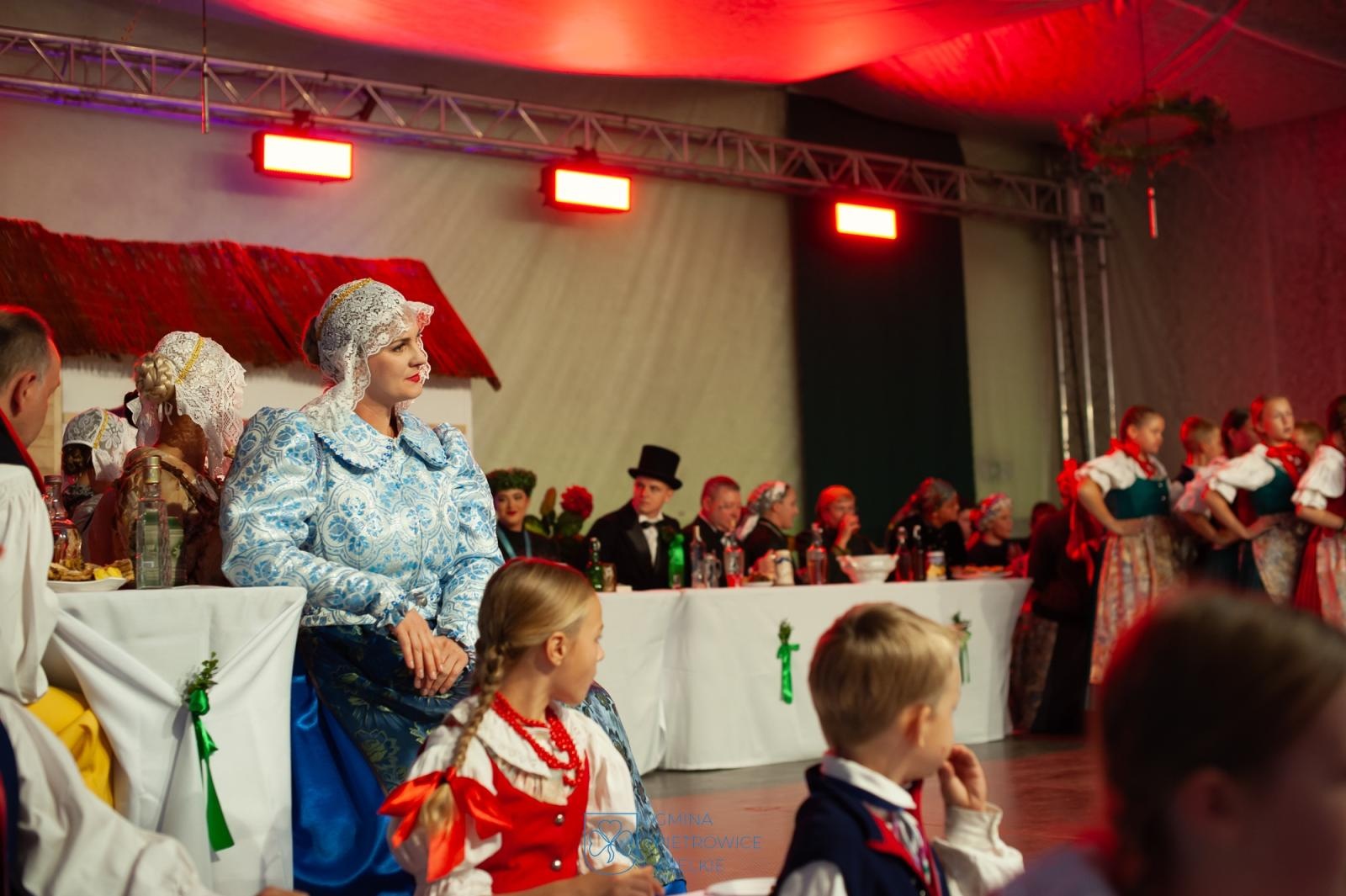 Zdjęcie w galerii na portalu naszraciborz.pl: Wesele śląskie w Pietrowicach Wielkich zachwyciło publiczność wiadomości z regionu