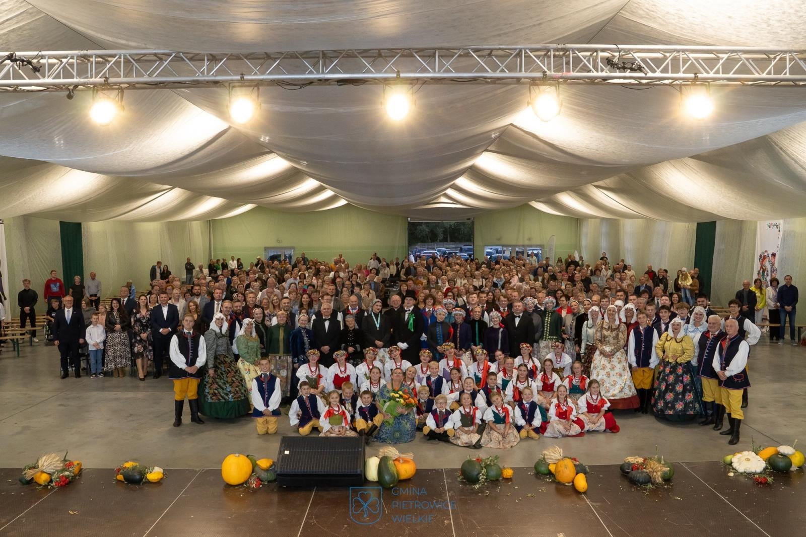 Zdjęcie w galerii na portalu naszraciborz.pl: Wesele śląskie w Pietrowicach Wielkich zachwyciło publiczność wiadomości z regionu