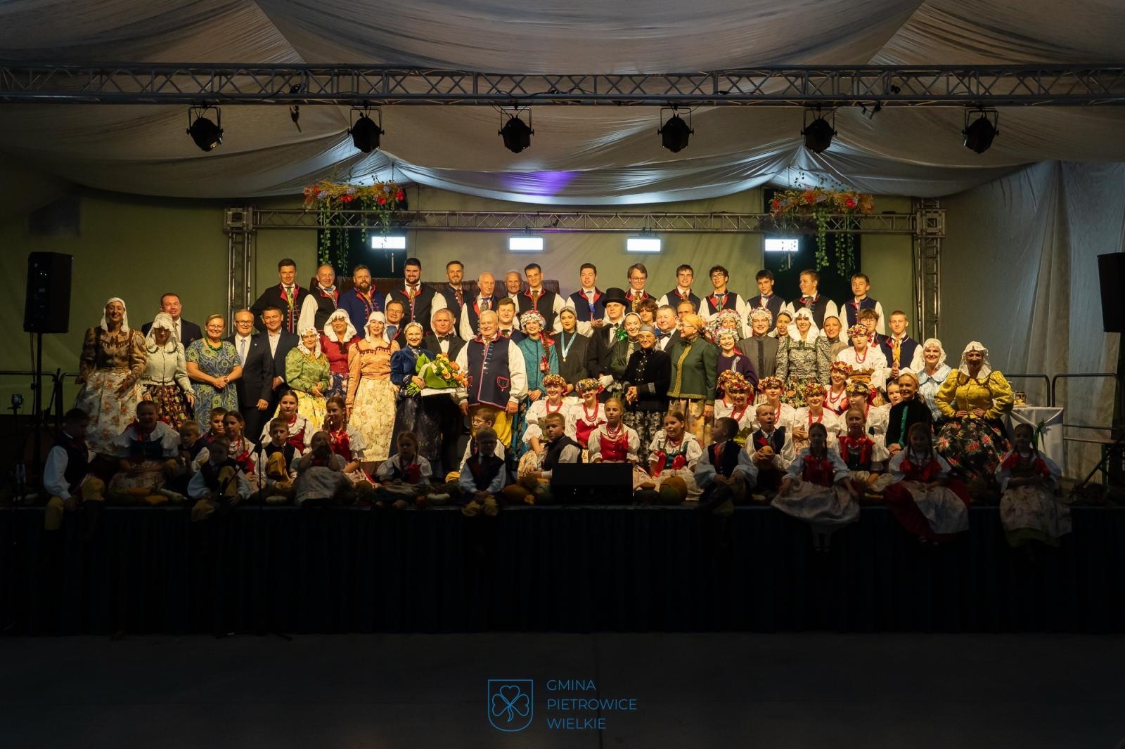 Zdjęcie w galerii na portalu naszraciborz.pl: Wesele śląskie w Pietrowicach Wielkich zachwyciło publiczność wiadomości z regionu