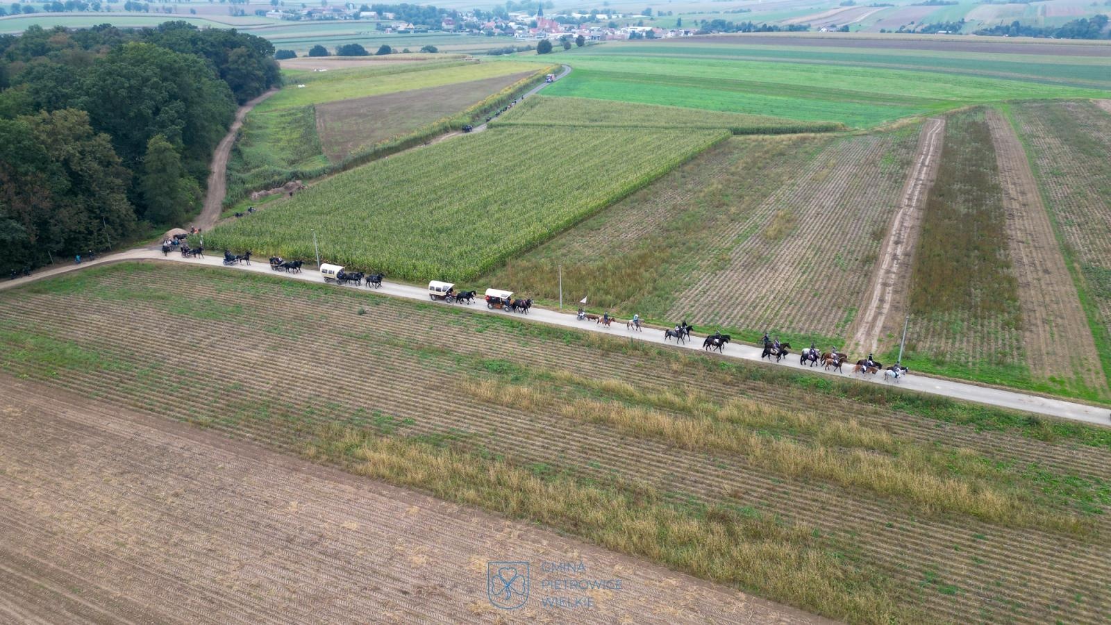 Zdjęcie w galerii na portalu naszraciborz.pl: Hubertus w Żerdzinach – relacja na bis z wydarzenia jeździeckiego i nowej atrakcji dla miłośników tradycji wiadomości z regionu