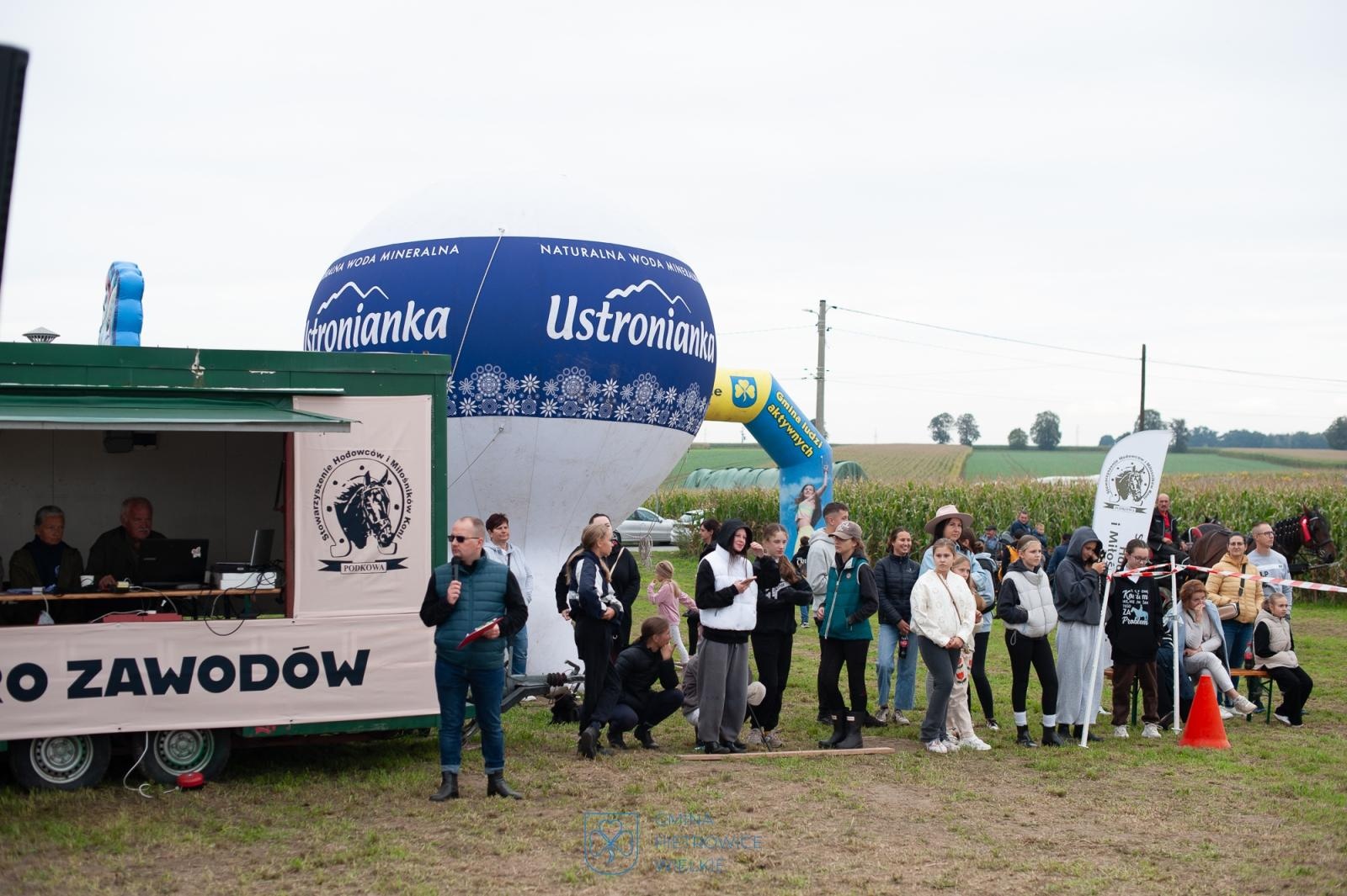 Zdjęcie w galerii na portalu naszraciborz.pl: Hubertus w Żerdzinach – relacja na bis z wydarzenia jeździeckiego i nowej atrakcji dla miłośników tradycji wiadomości z regionu