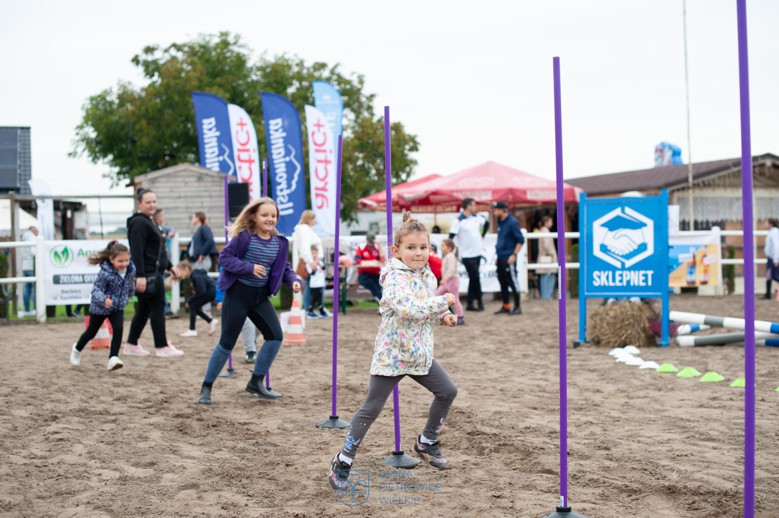 Zdjęcie w galerii na portalu naszraciborz.pl: Hubertus w Żerdzinach – relacja na bis z wydarzenia jeździeckiego i nowej atrakcji dla miłośników tradycji wiadomości z regionu