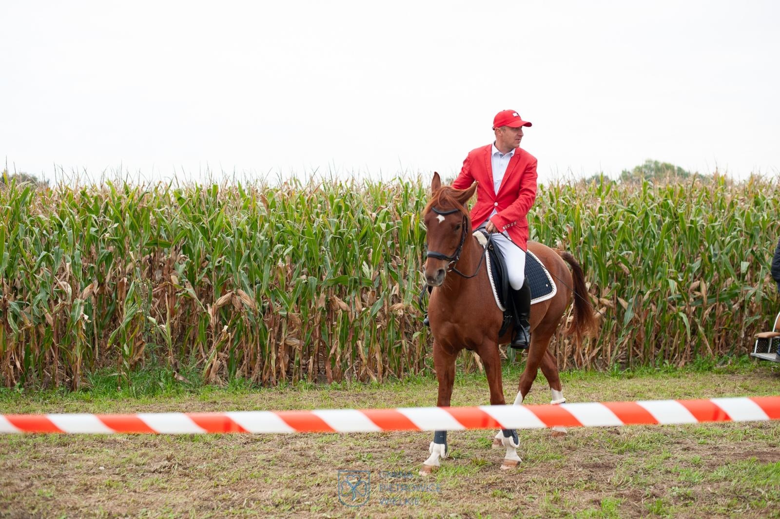 Zdjęcie w galerii na portalu naszraciborz.pl: Hubertus w Żerdzinach – relacja na bis z wydarzenia jeździeckiego i nowej atrakcji dla miłośników tradycji wiadomości z regionu