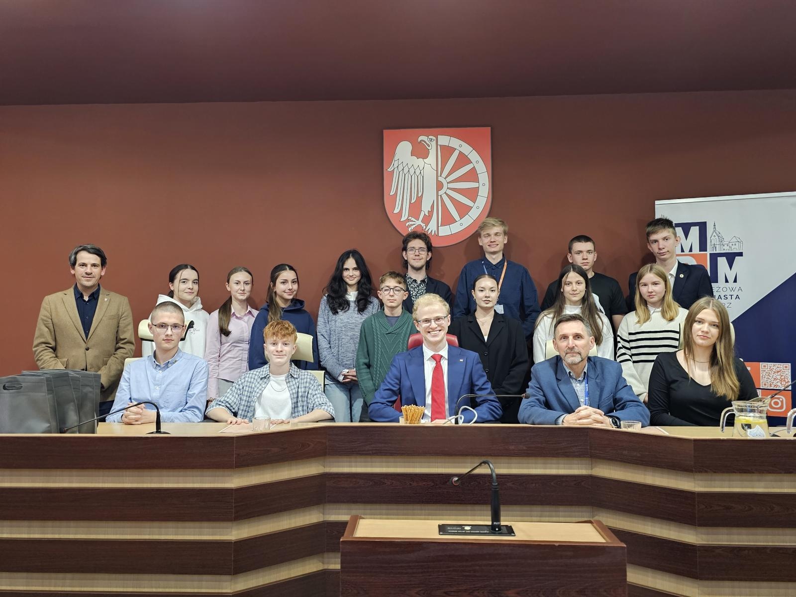 Zdjęcie w galerii na portalu naszraciborz.pl: Ostatnia sesja Młodzieżowej Rady Miasta Racibórz w kadencji 2023–2025 wiadomości z regionu