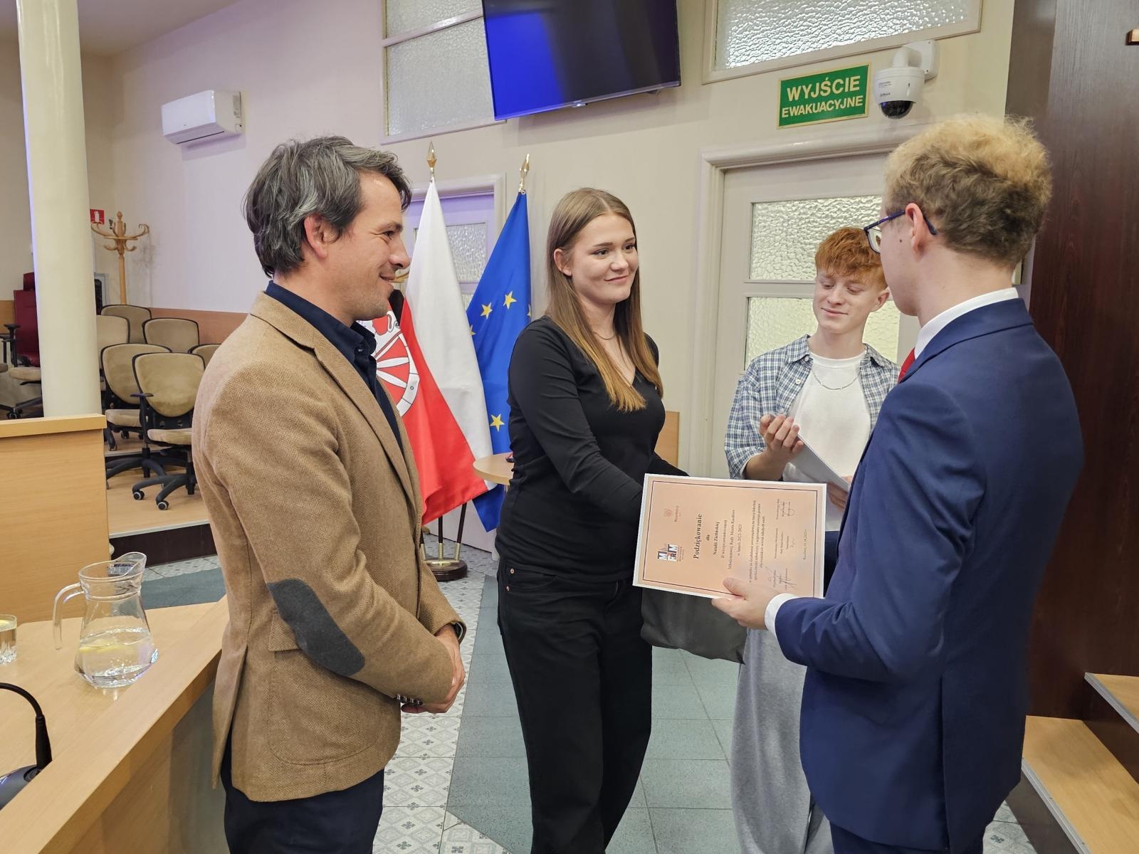 Zdjęcie w galerii na portalu naszraciborz.pl: Ostatnia sesja Młodzieżowej Rady Miasta Racibórz w kadencji 2023–2025 wiadomości z regionu