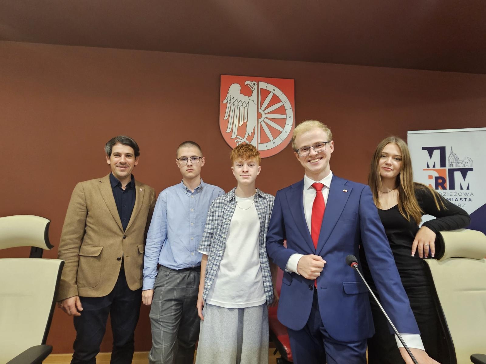 Zdjęcie w galerii na portalu naszraciborz.pl: Ostatnia sesja Młodzieżowej Rady Miasta Racibórz w kadencji 2023–2025 wiadomości z regionu