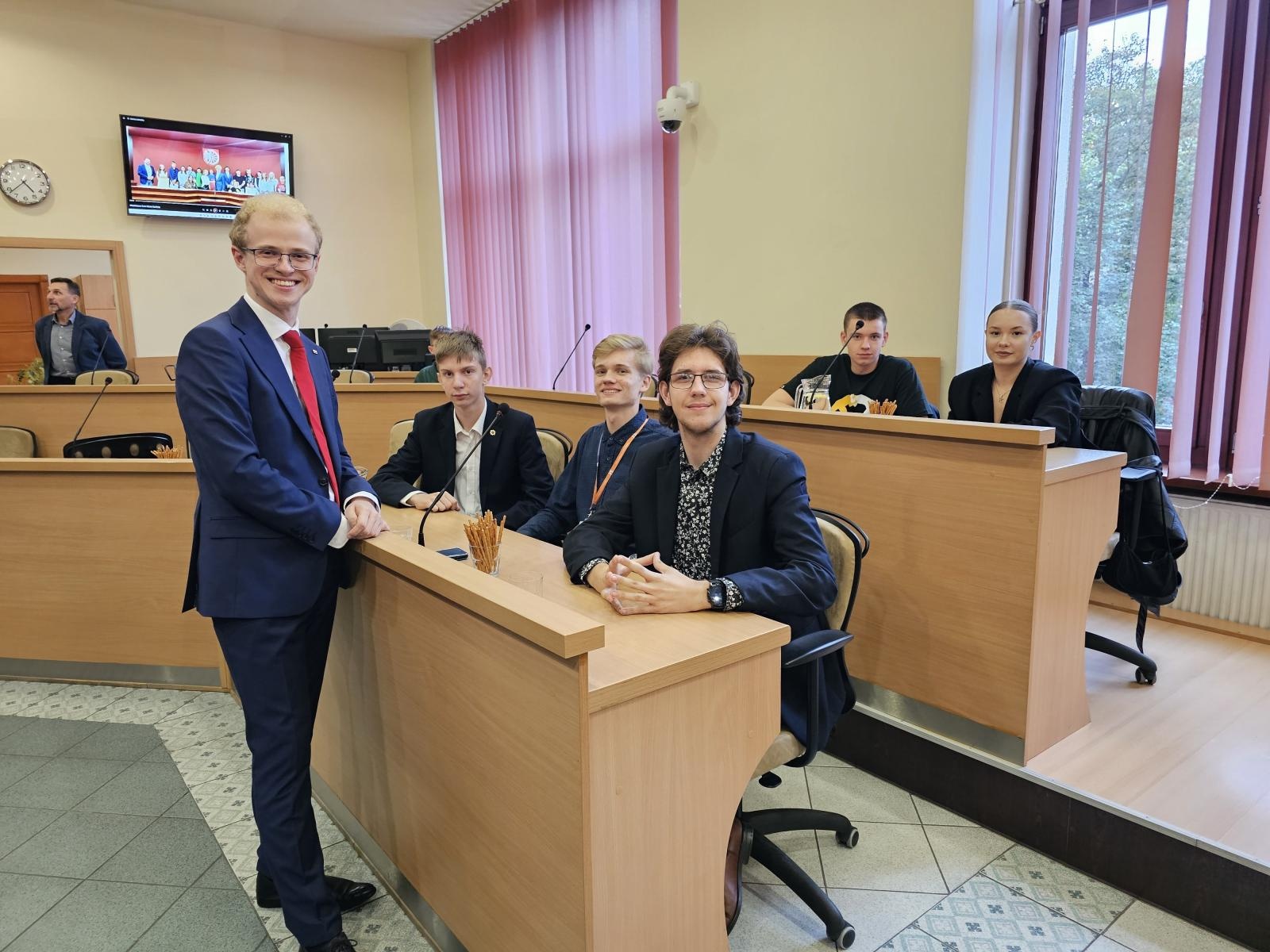 Zdjęcie w galerii na portalu naszraciborz.pl: Ostatnia sesja Młodzieżowej Rady Miasta Racibórz w kadencji 2023–2025 wiadomości z regionu