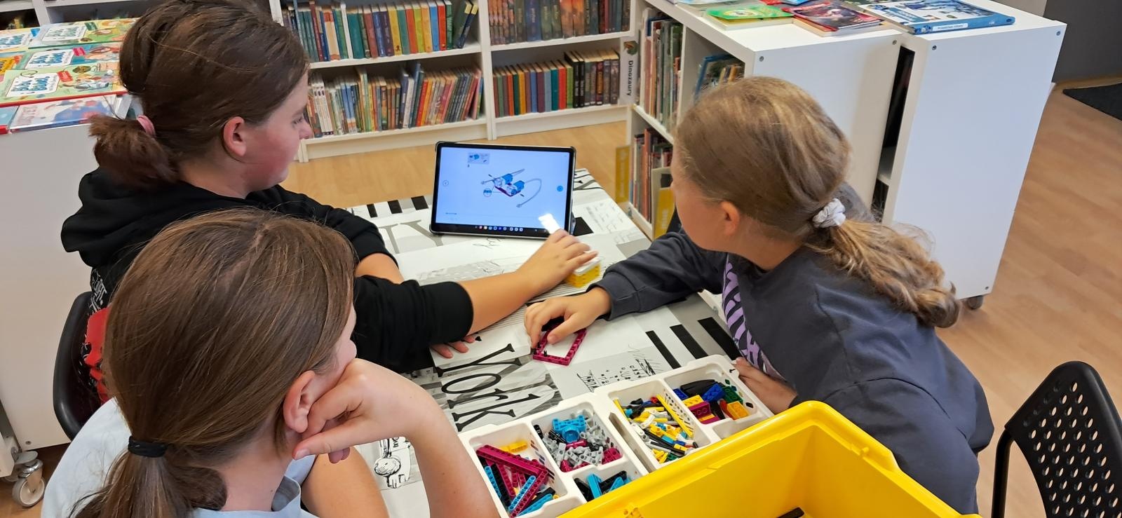 Zdjęcie w galerii na portalu naszraciborz.pl: Jesienią dołącz do bibliotecznych klubów wiadomości z regionu