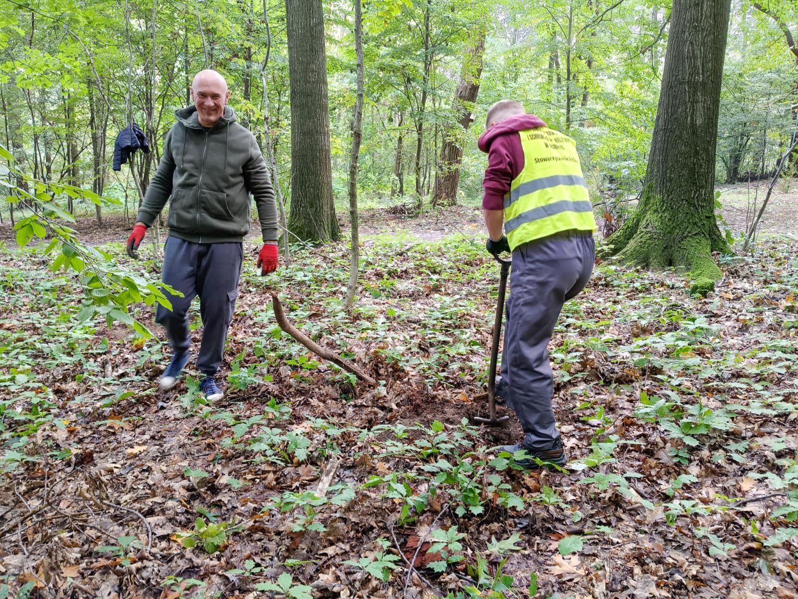Zdjęcie w galerii na portalu naszraciborz.pl: 250 nowych drzew w Arboretum Bramy Morawskiej – wspólna akcja dla natury wiadomości z regionu