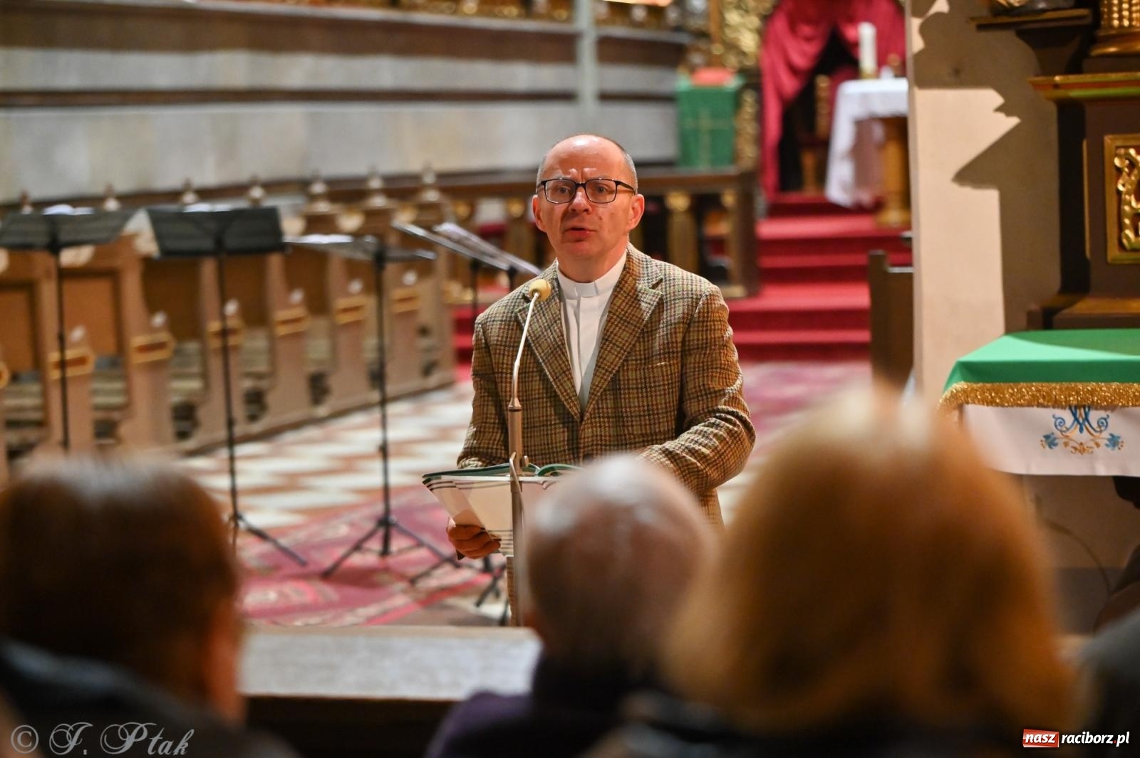 Zdjęcie w galerii na portalu naszraciborz.pl: Chorał gregoriański w raciborskiej farze. Trwa XIX Międzynarodowy Festiwal Twórczości Religijnej wiadomości z regionu