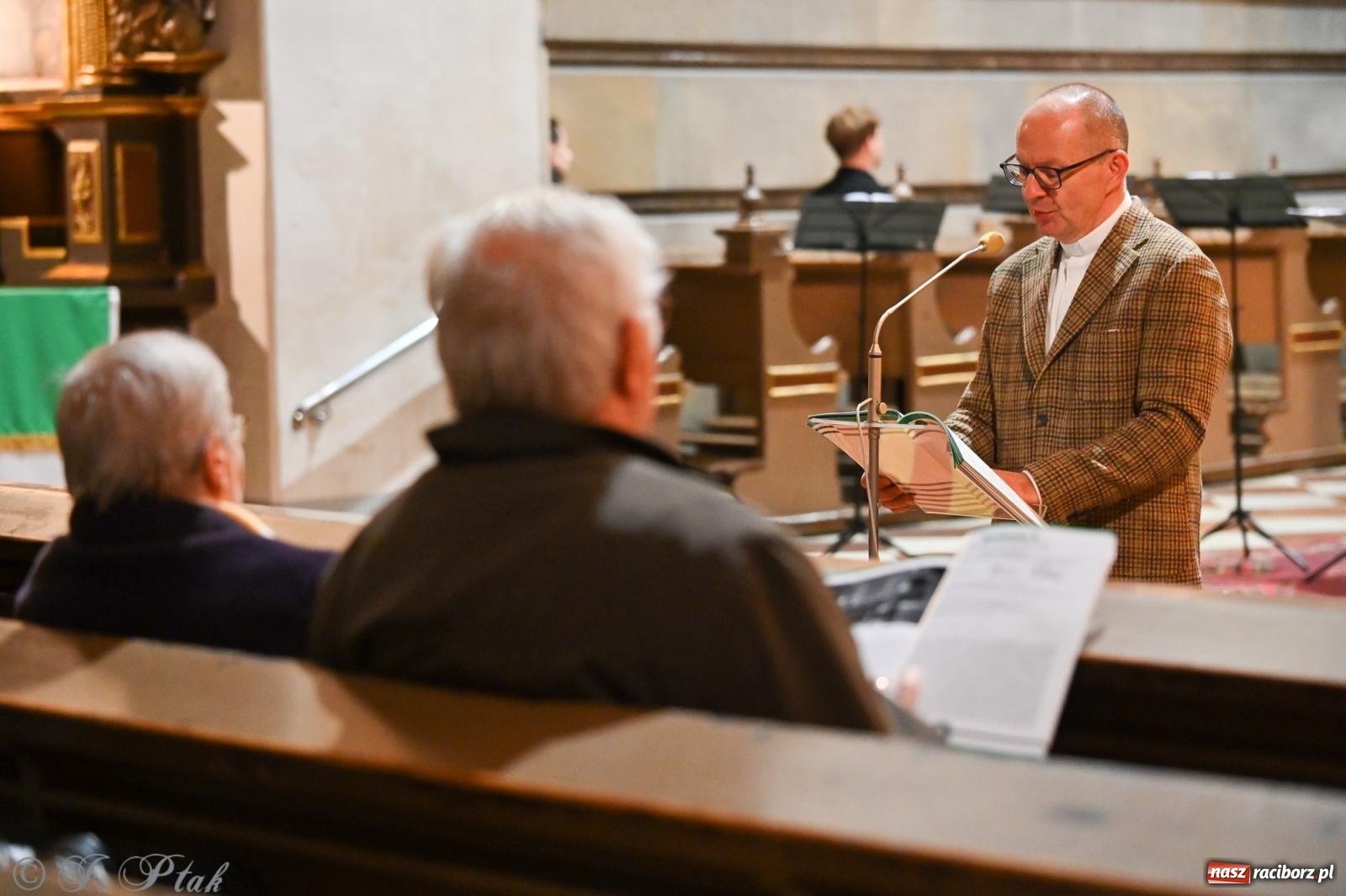 Zdjęcie w galerii na portalu naszraciborz.pl: Chorał gregoriański w raciborskiej farze. Trwa XIX Międzynarodowy Festiwal Twórczości Religijnej wiadomości z regionu