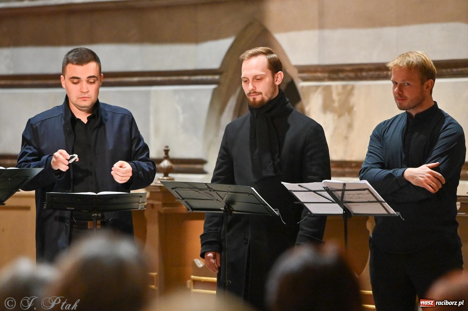 Zdjęcie w galerii na portalu naszraciborz.pl: Chorał gregoriański w raciborskiej farze. Trwa XIX Międzynarodowy Festiwal Twórczości Religijnej wiadomości z regionu