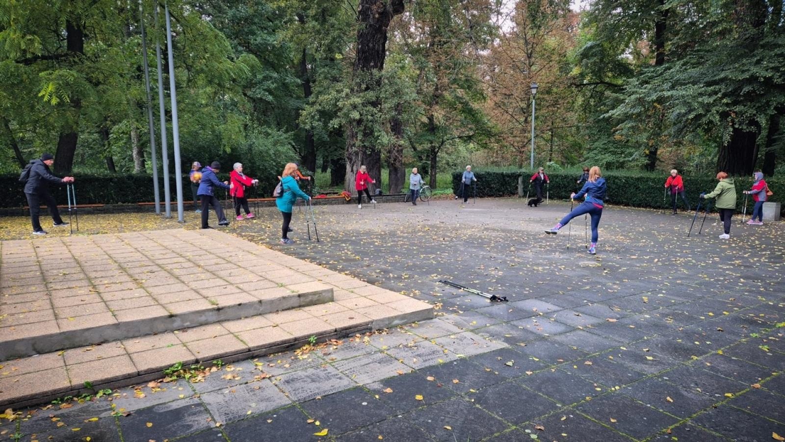 Zdjęcie w galerii na portalu naszraciborz.pl: Seniorzy w ruchu – drugie zajęcia BoLubięAktywnie wiadomości z regionu