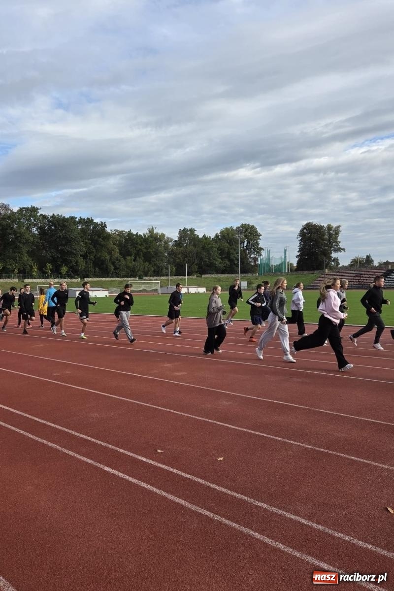 Zdjęcie w galerii na portalu naszraciborz.pl: Ekonomik nie zwalnia tempa – ponad 600 km w Biegu Erasmusa wiadomości z regionu