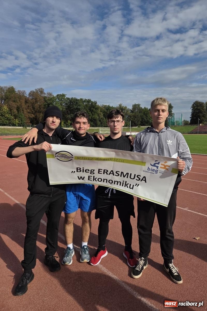 Zdjęcie w galerii na portalu naszraciborz.pl: Ekonomik nie zwalnia tempa – ponad 600 km w Biegu Erasmusa wiadomości z regionu