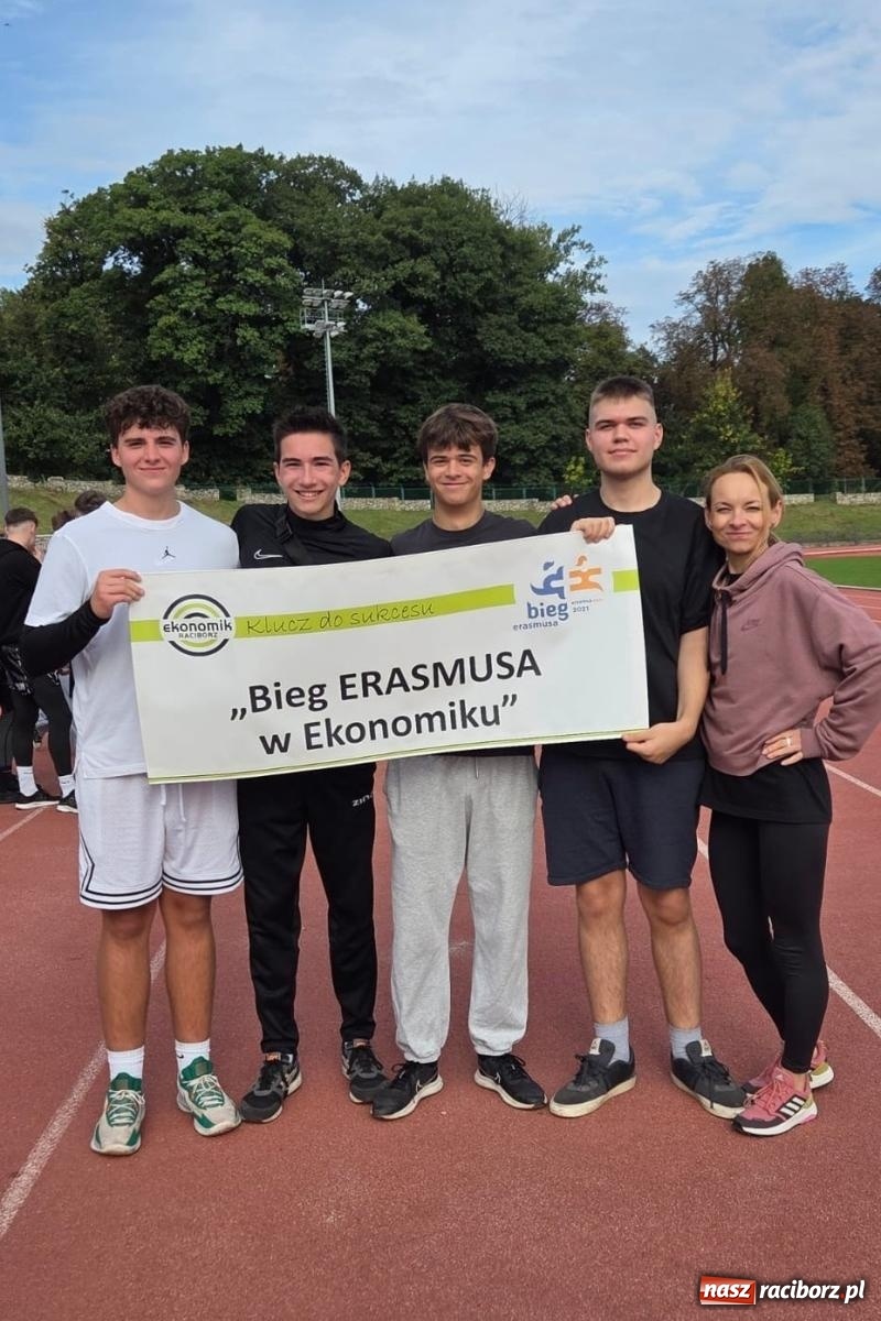 Zdjęcie w galerii na portalu naszraciborz.pl: Ekonomik nie zwalnia tempa – ponad 600 km w Biegu Erasmusa wiadomości z regionu