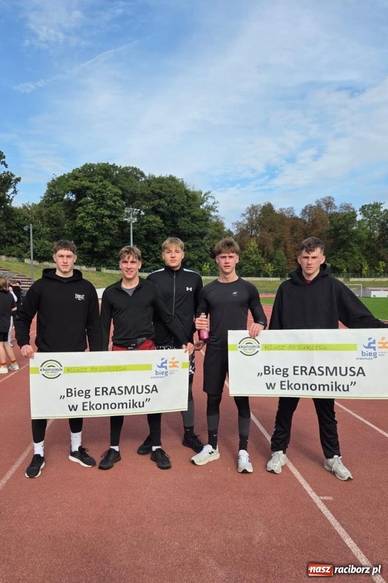 Zdjęcie w galerii na portalu naszraciborz.pl: Ekonomik nie zwalnia tempa – ponad 600 km w Biegu Erasmusa wiadomości z regionu