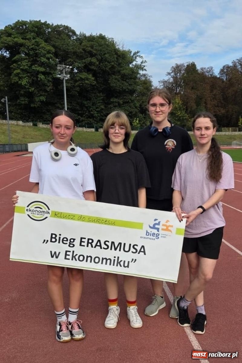 Zdjęcie w galerii na portalu naszraciborz.pl: Ekonomik nie zwalnia tempa – ponad 600 km w Biegu Erasmusa wiadomości z regionu