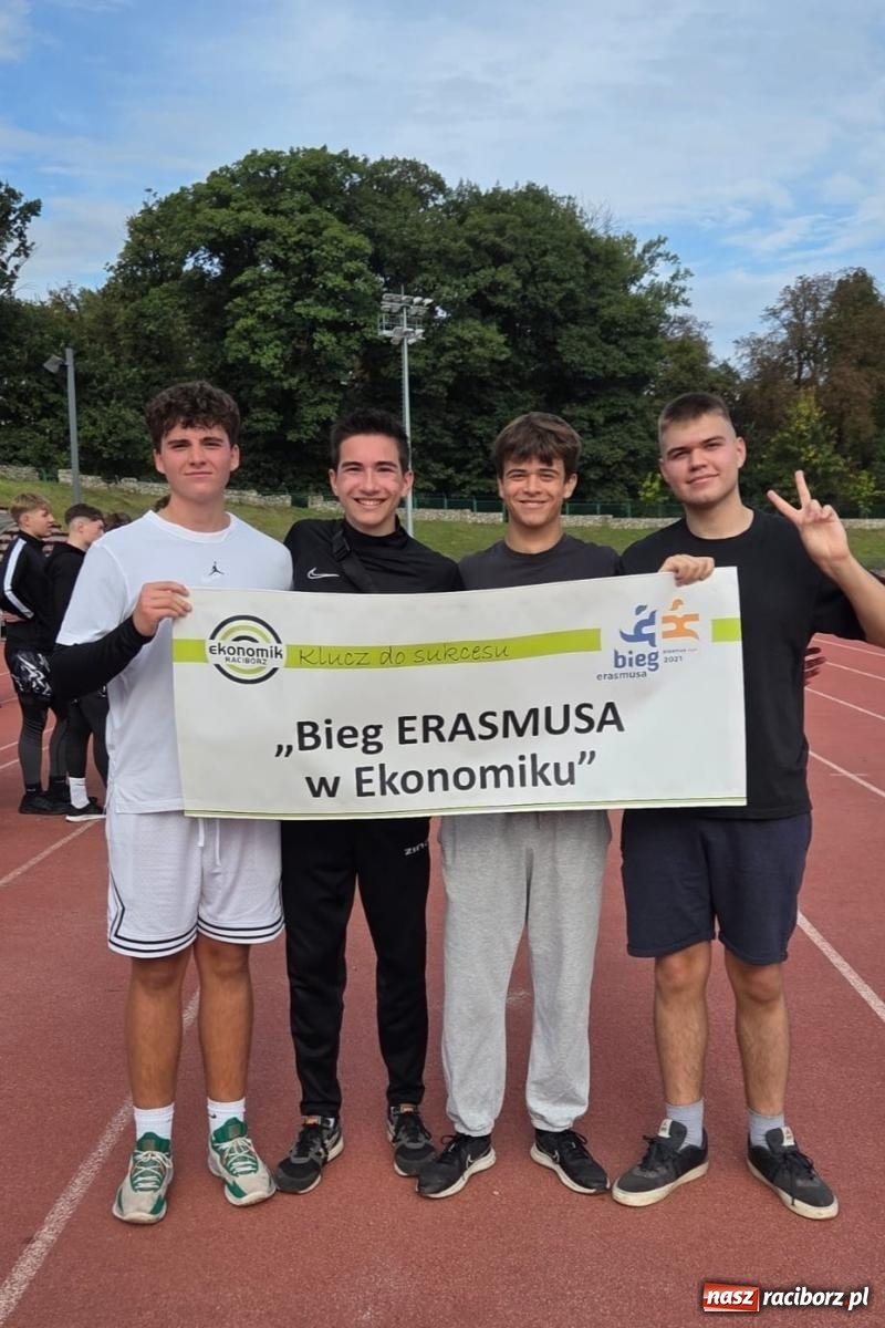 Zdjęcie w galerii na portalu naszraciborz.pl: Ekonomik nie zwalnia tempa – ponad 600 km w Biegu Erasmusa wiadomości z regionu