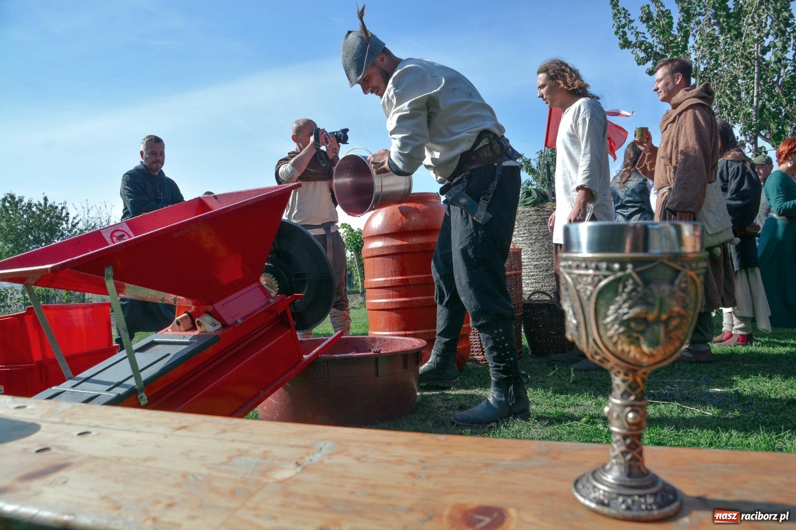 Zdjęcie w galerii na portalu naszraciborz.pl: Niebiosa okazały się łaskawe. Słoneczne winobranie w Trolikówce w Krowiarkach [FOTO i WIDEO] wiadomości z regionu