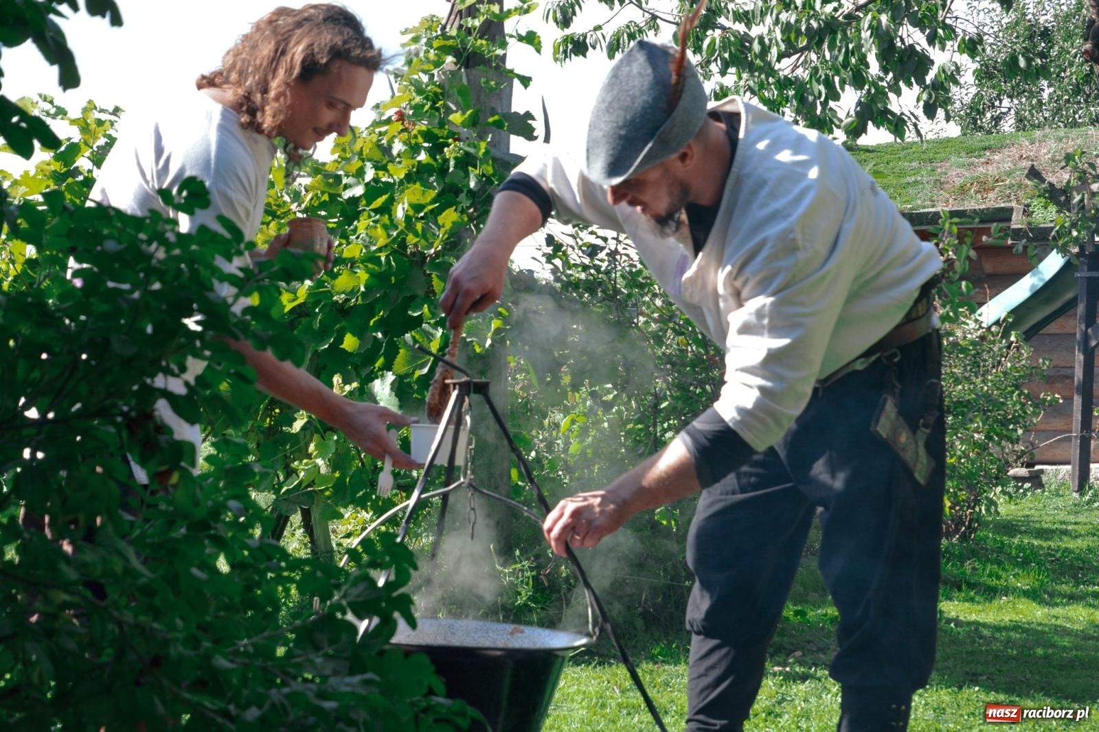 Zdjęcie w galerii na portalu naszraciborz.pl: Niebiosa okazały się łaskawe. Słoneczne winobranie w Trolikówce w Krowiarkach [FOTO i WIDEO] wiadomości z regionu