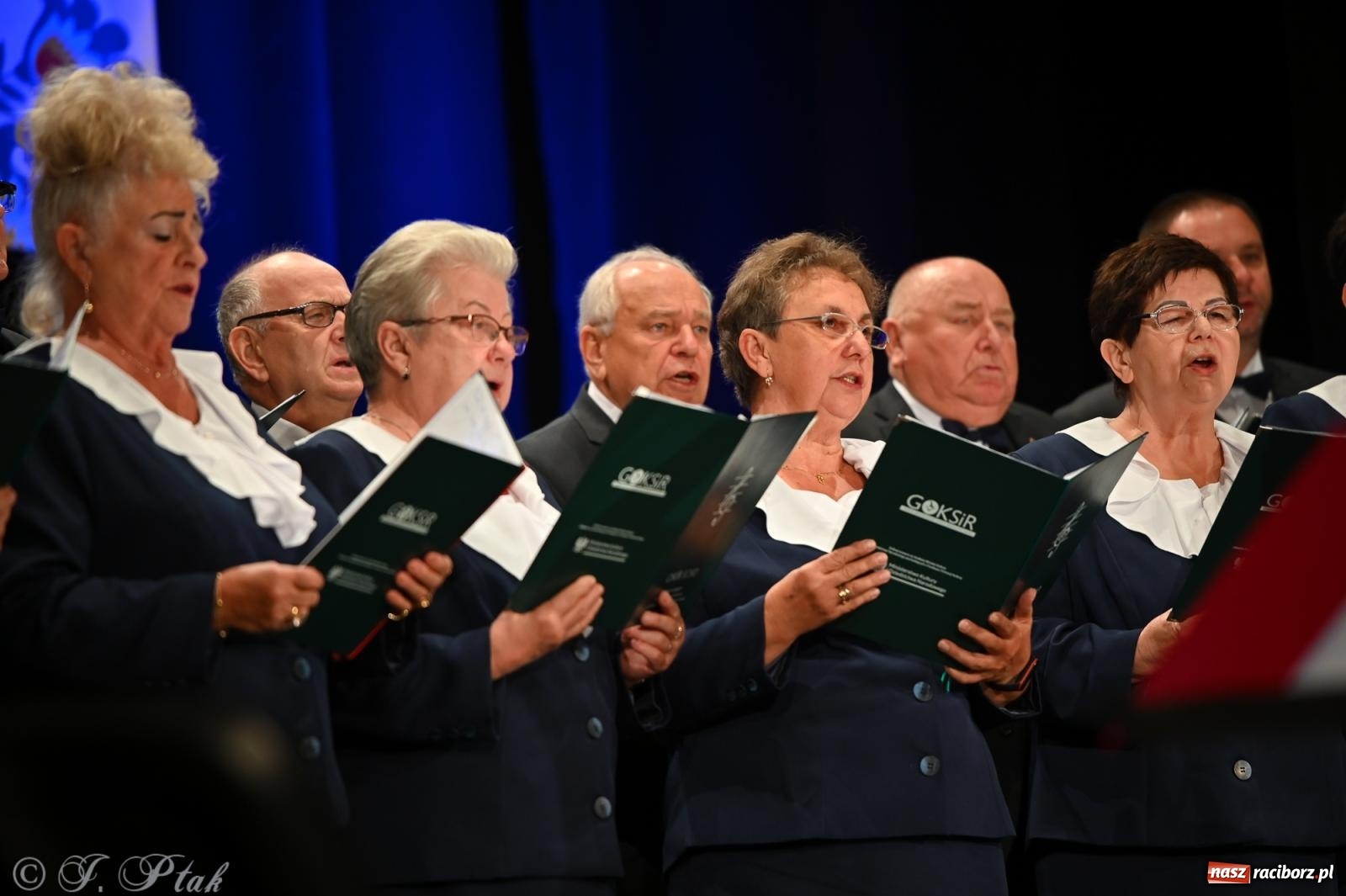 Zdjęcie w galerii na portalu naszraciborz.pl: Trojok w Strzesze – śląska pieśń i taniec znów połączyły pokolenia wiadomości z regionu