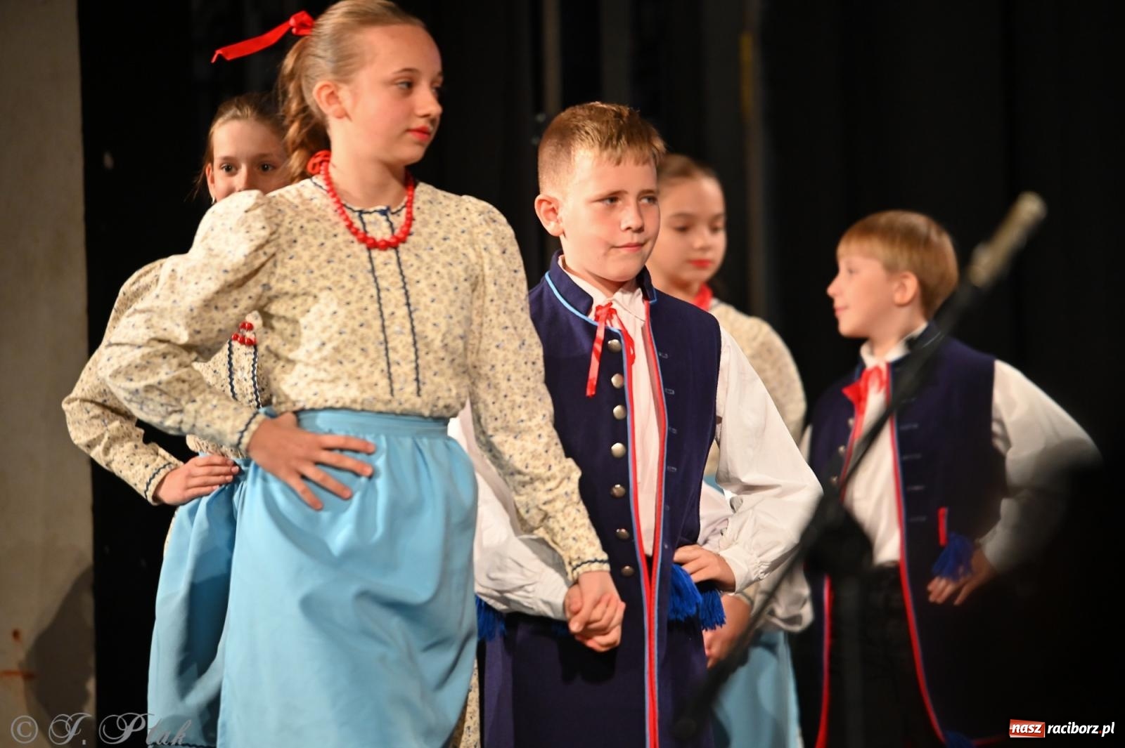 Zdjęcie w galerii na portalu naszraciborz.pl: Trojok w Strzesze – śląska pieśń i taniec znów połączyły pokolenia wiadomości z regionu