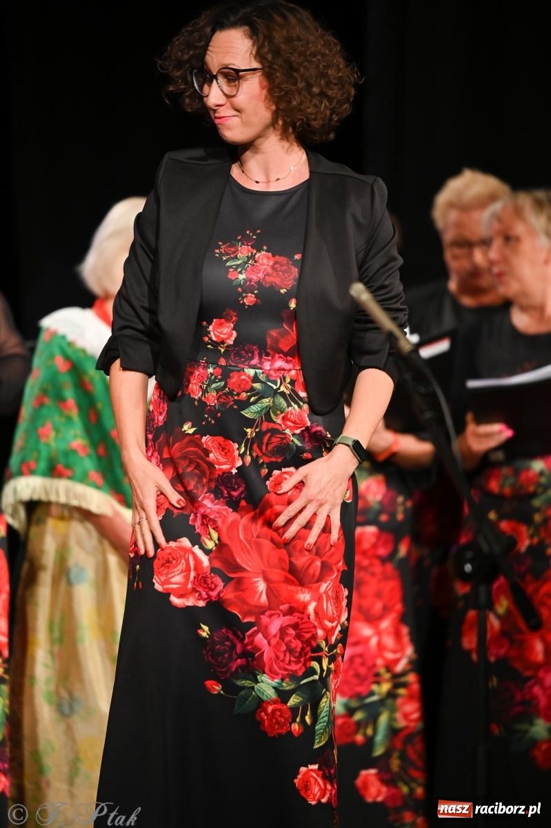 Zdjęcie w galerii na portalu naszraciborz.pl: Trojok w Strzesze – śląska pieśń i taniec znów połączyły pokolenia wiadomości z regionu