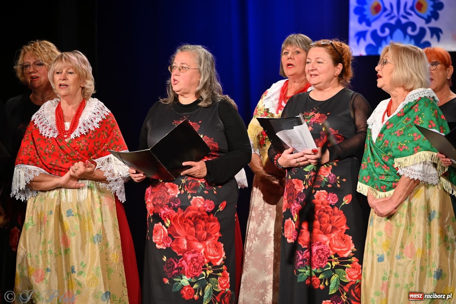 Zdjęcie w galerii na portalu naszraciborz.pl: Trojok w Strzesze – śląska pieśń i taniec znów połączyły pokolenia wiadomości z regionu