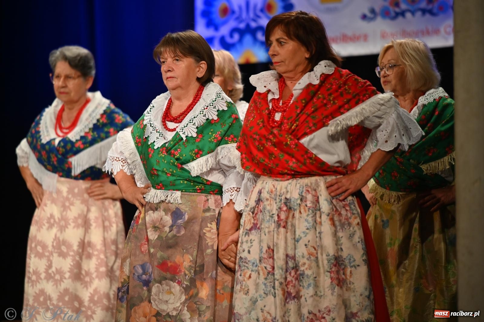 Zdjęcie w galerii na portalu naszraciborz.pl: Trojok w Strzesze – śląska pieśń i taniec znów połączyły pokolenia wiadomości z regionu