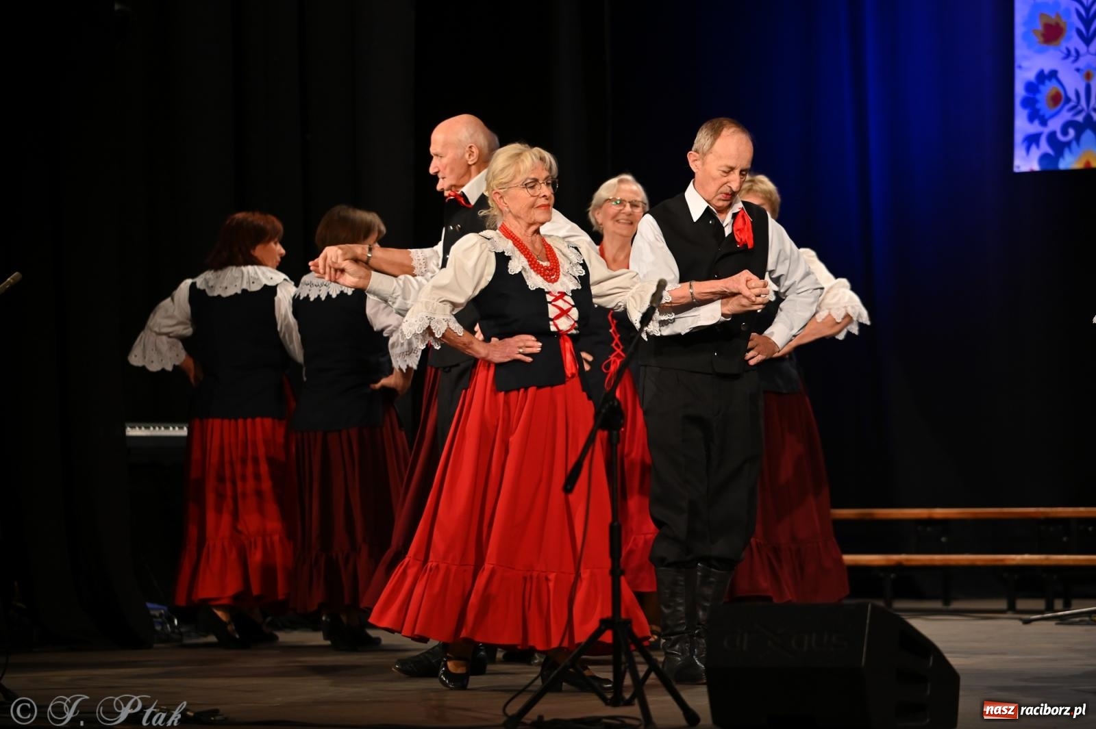 Zdjęcie w galerii na portalu naszraciborz.pl: Trojok w Strzesze – śląska pieśń i taniec znów połączyły pokolenia wiadomości z regionu
