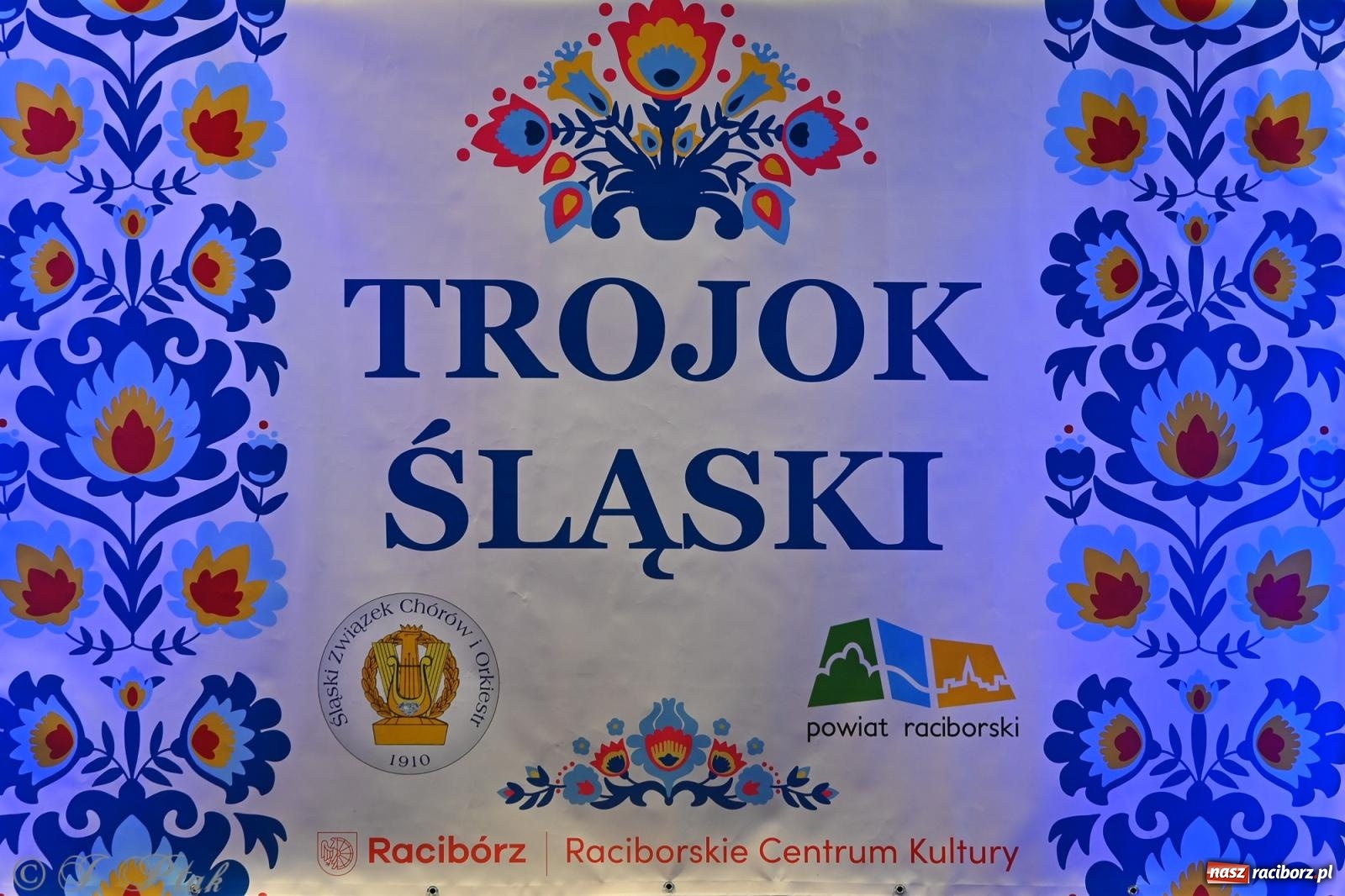 Zdjęcie w galerii na portalu naszraciborz.pl: Trojok w Strzesze – śląska pieśń i taniec znów połączyły pokolenia wiadomości z regionu