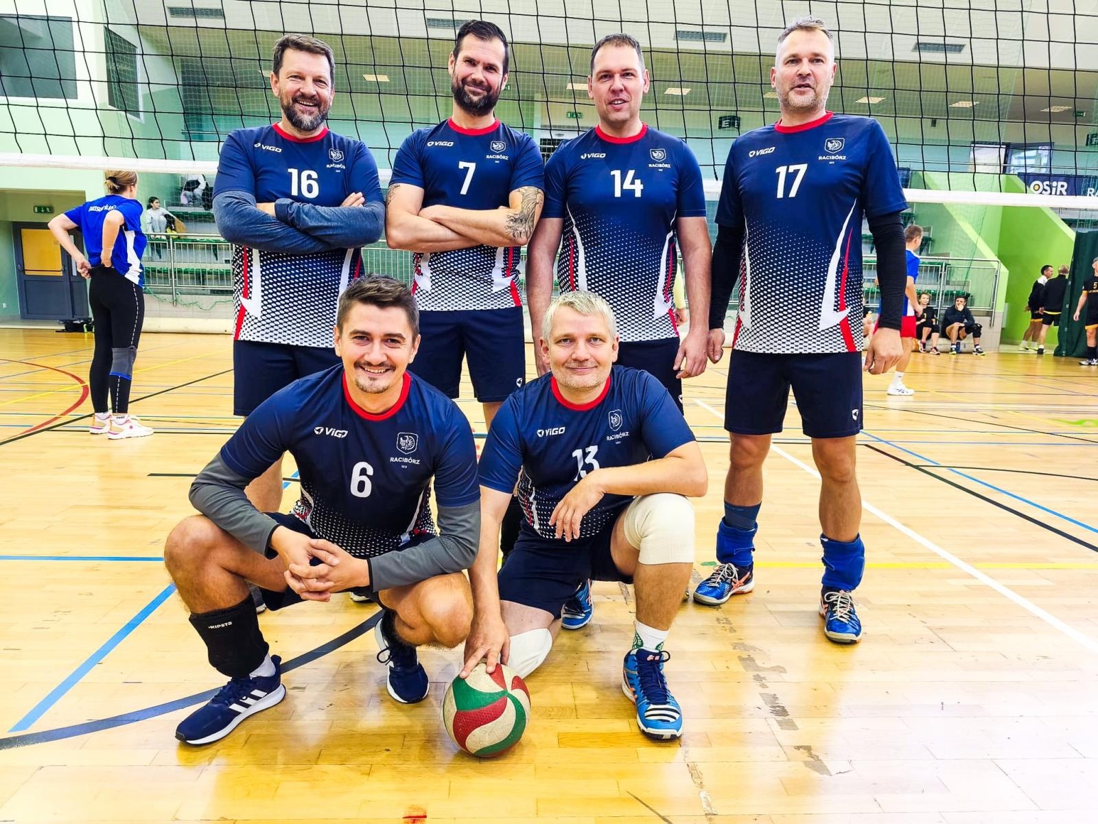 Zdjęcie w galerii na portalu naszraciborz.pl: VI Turniej Siatkówki Samorządowców Subregionu Zachodniego. Racibórz najlepszy na własnym parkiecie wiadomości z regionu