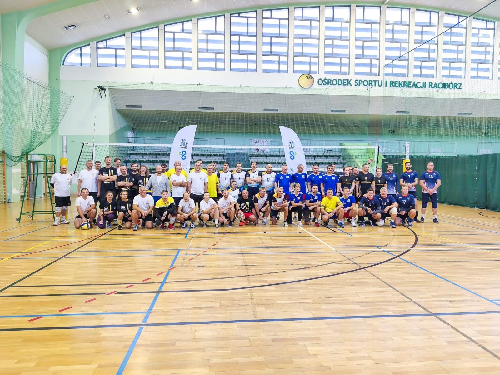 Zdjęcie w galerii na portalu naszraciborz.pl: VI Turniej Siatkówki Samorządowców Subregionu Zachodniego. Racibórz najlepszy na własnym parkiecie wiadomości z regionu