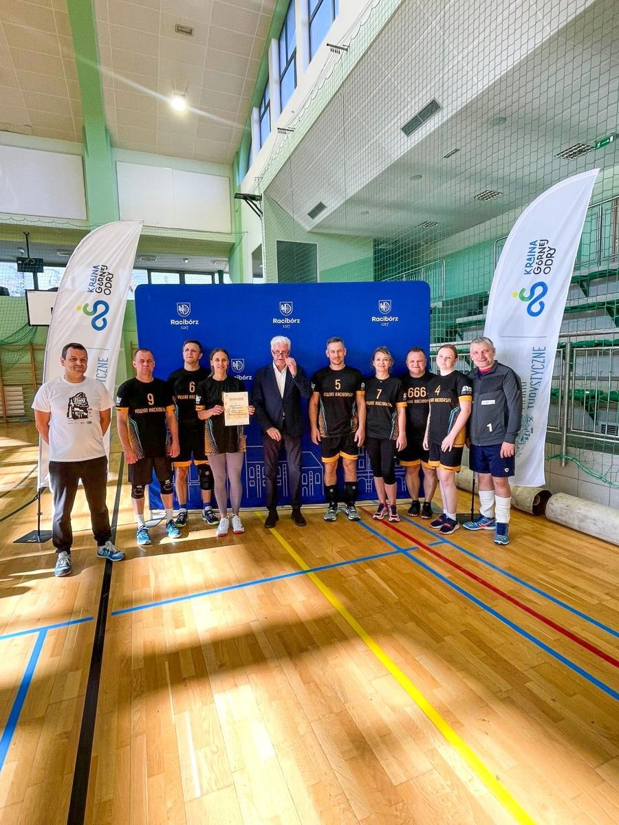 Zdjęcie w galerii na portalu naszraciborz.pl: VI Turniej Siatkówki Samorządowców Subregionu Zachodniego. Racibórz najlepszy na własnym parkiecie wiadomości z regionu