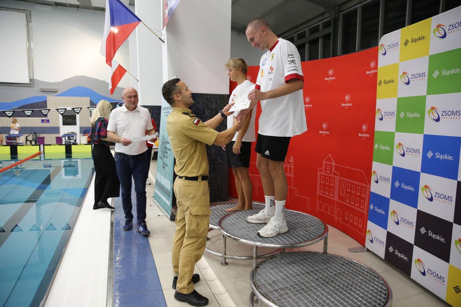 Zdjęcie w galerii na portalu naszraciborz.pl: Międzynarodowe Mistrzostwa w Pływaniu o Puchar Marszałka – sportowe święto w ZSOMS Racibórz wiadomości z regionu