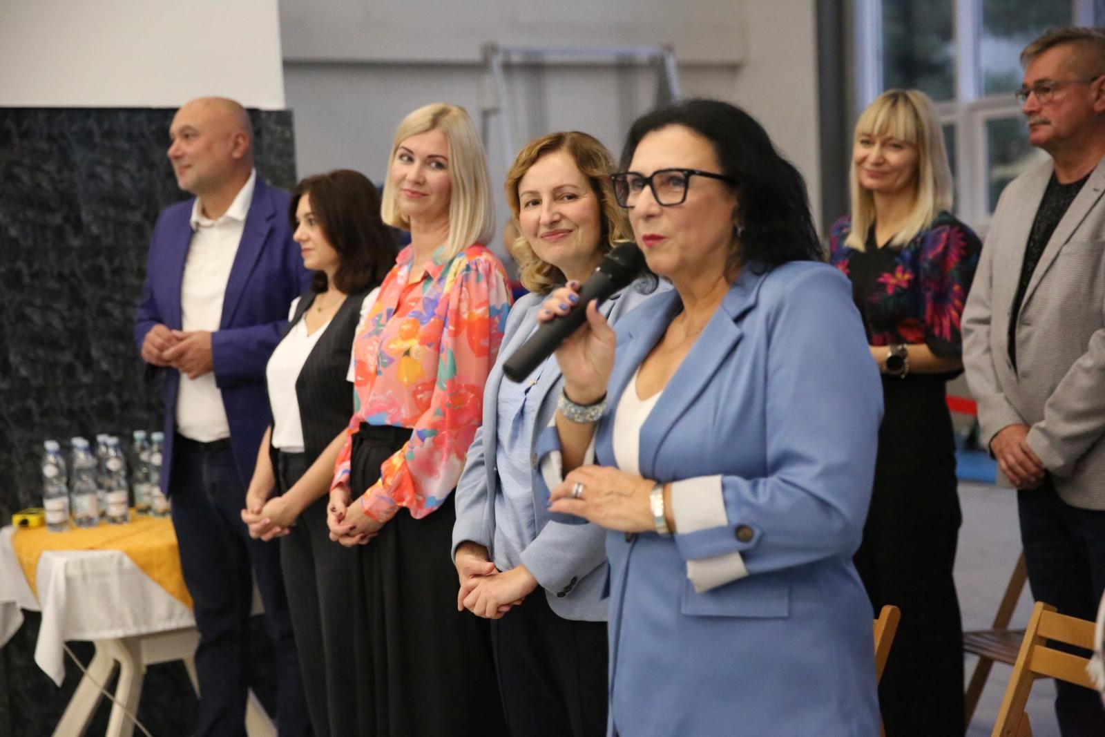 Zdjęcie w galerii na portalu naszraciborz.pl: Międzynarodowe Mistrzostwa w Pływaniu o Puchar Marszałka – sportowe święto w ZSOMS Racibórz wiadomości z regionu