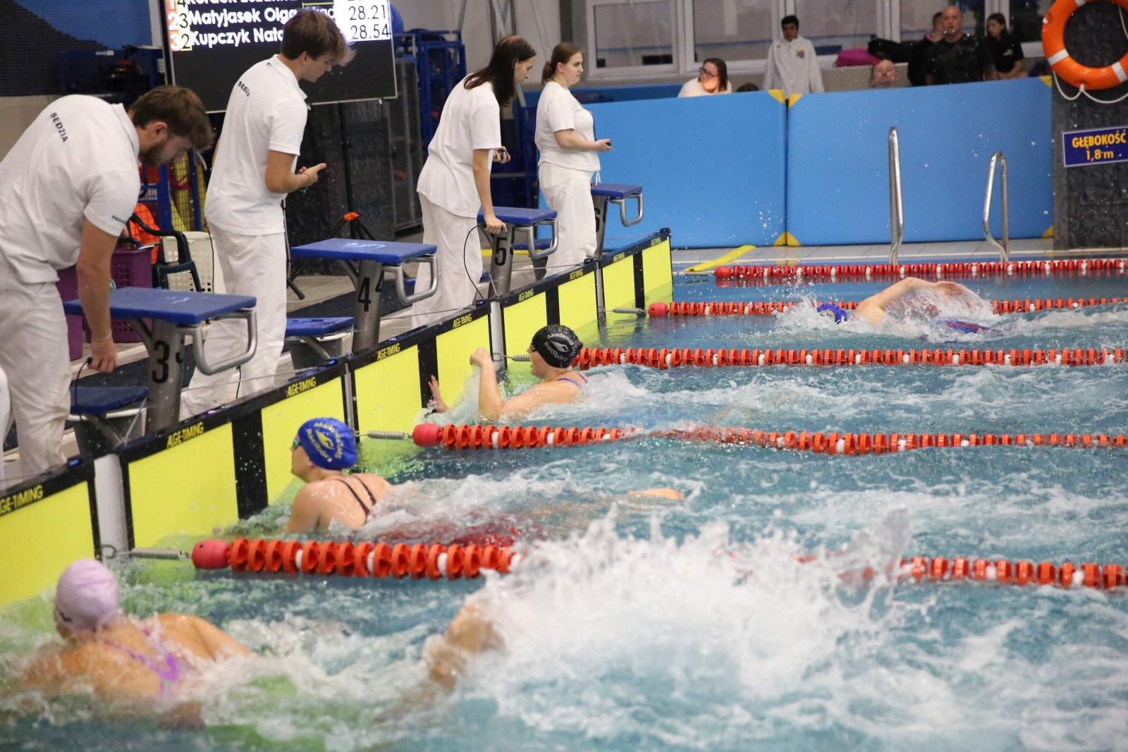 Zdjęcie w galerii na portalu naszraciborz.pl: Międzynarodowe Mistrzostwa w Pływaniu o Puchar Marszałka – sportowe święto w ZSOMS Racibórz wiadomości z regionu